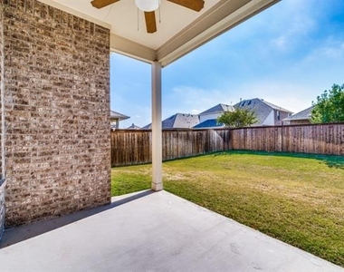 16708 Central Garden Lane - Photo Thumbnail 5
