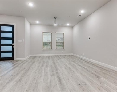 1888 Strand Street - Photo Thumbnail 2