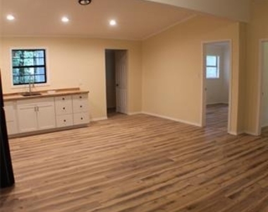 148 Golden Oaks Drive - Photo Thumbnail 6