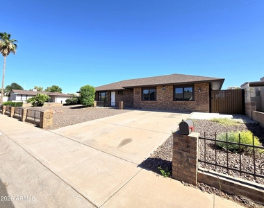 1731 E Redfield Road - Photo Thumbnail 1