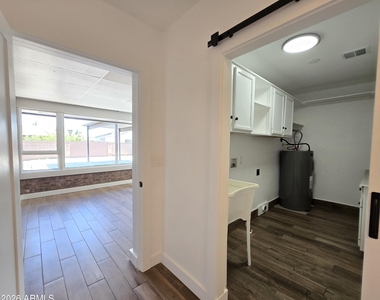 1731 E Redfield Road - Photo Thumbnail 15