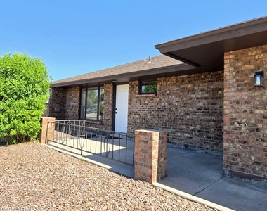 1731 E Redfield Road - Photo Thumbnail 2