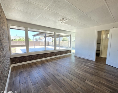 1731 E Redfield Road - Photo Thumbnail 16