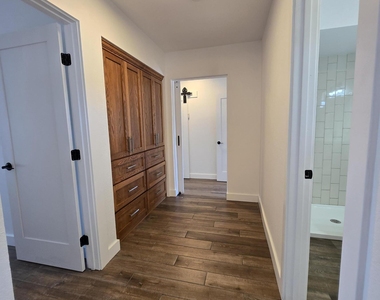 1731 E Redfield Road - Photo Thumbnail 9