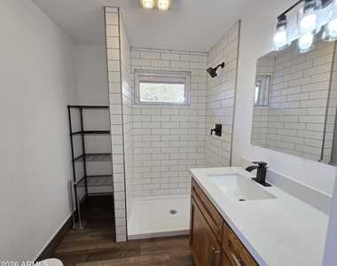 1731 E Redfield Road - Photo Thumbnail 17