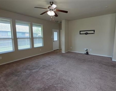 1912 Potrillo Lane - Photo Thumbnail 8