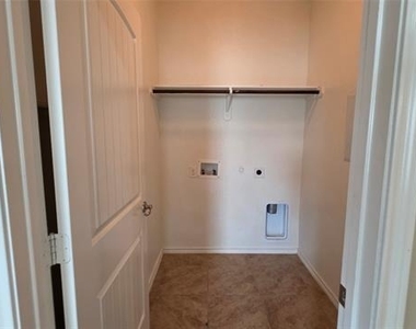 1912 Potrillo Lane - Photo Thumbnail 26