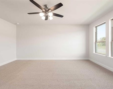 533 Banks Street - Photo Thumbnail 14