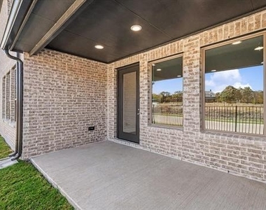 533 Banks Street - Photo Thumbnail 30