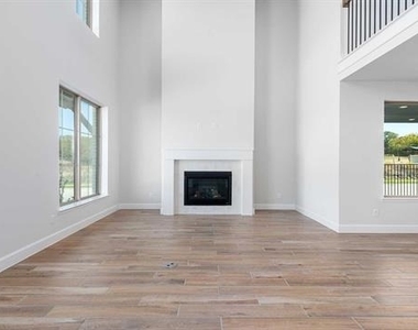 533 Banks Street - Photo Thumbnail 11
