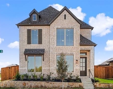 533 Banks Street - Photo Thumbnail 1