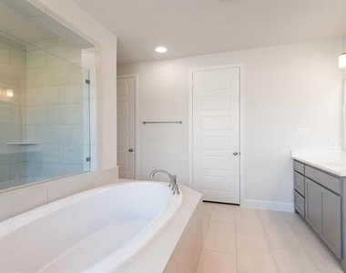 533 Banks Street - Photo Thumbnail 18