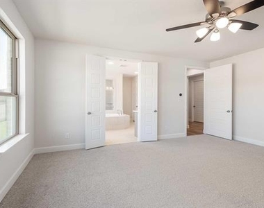 533 Banks Street - Photo Thumbnail 15