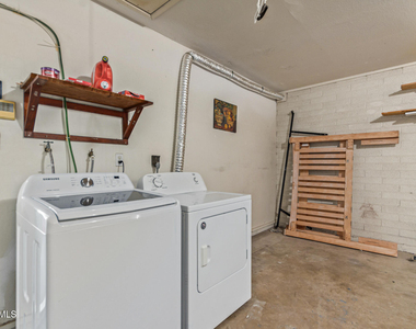 106 E Geneva Drive - Photo Thumbnail 26