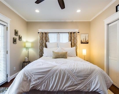 5439 Melrose Avenue - Photo Thumbnail 10