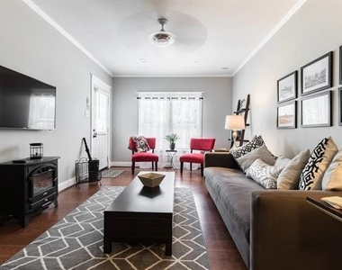 5439 Melrose Avenue - Photo Thumbnail 1