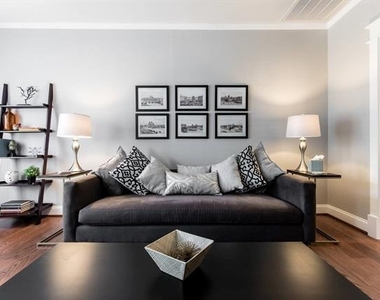 5439 Melrose Avenue - Photo Thumbnail 2