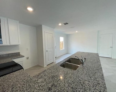 214 Harvest Street - Photo Thumbnail 5