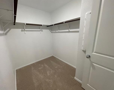 214 Harvest Street - Photo Thumbnail 10