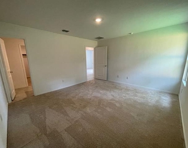 214 Harvest Street - Photo Thumbnail 8