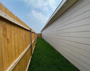 214 Harvest Street - Photo Thumbnail 19