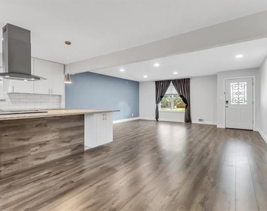 623 Greenleaf Drive - Photo Thumbnail 3