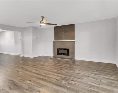 623 Greenleaf Drive - Photo Thumbnail 8