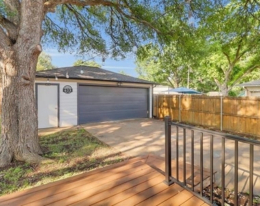 623 Greenleaf Drive - Photo Thumbnail 23