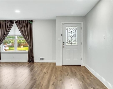 623 Greenleaf Drive - Photo Thumbnail 1
