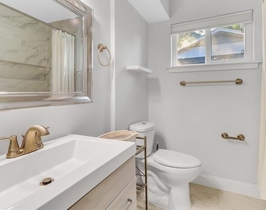 623 Greenleaf Drive - Photo Thumbnail 13