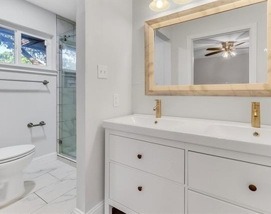 623 Greenleaf Drive - Photo Thumbnail 18