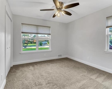 623 Greenleaf Drive - Photo Thumbnail 12