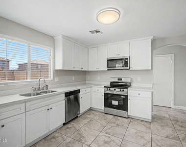 6319 W Williams Street - Photo Thumbnail 8