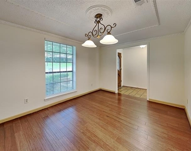 205 Woodpark Lane - Photo Thumbnail 8