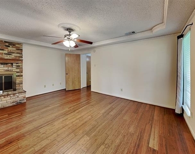 205 Woodpark Lane - Photo Thumbnail 11