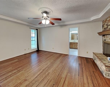 205 Woodpark Lane - Photo Thumbnail 10