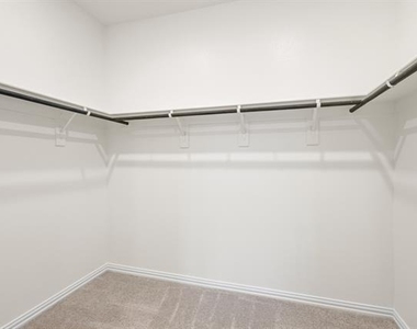 206 Goosewood Drive - Photo Thumbnail 9