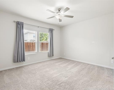 206 Goosewood Drive - Photo Thumbnail 5