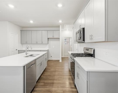 206 Goosewood Drive - Photo Thumbnail 4