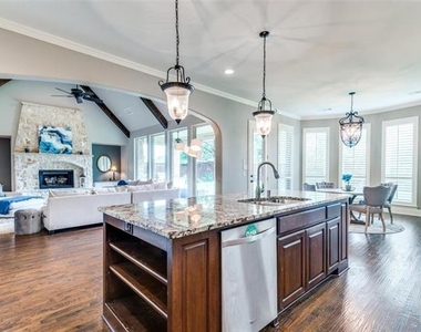 3011 Haywick - Photo Thumbnail 12
