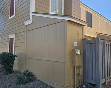 18838 N 34th Drive N - Photo Thumbnail 10