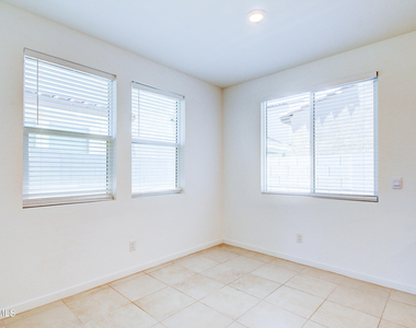 9902 E Tamery Avenue - Photo Thumbnail 8