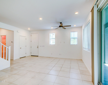 9902 E Tamery Avenue - Photo Thumbnail 4