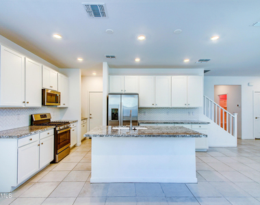 9902 E Tamery Avenue - Photo Thumbnail 6