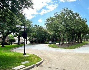 801 Heatherglen Court - Photo Thumbnail 1