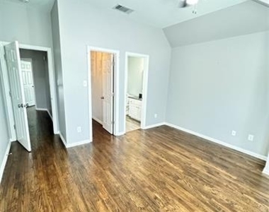 801 Heatherglen Court - Photo Thumbnail 34