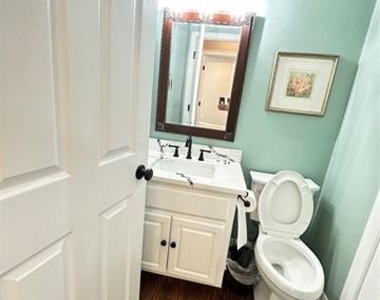 801 Heatherglen Court - Photo Thumbnail 19