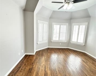 801 Heatherglen Court - Photo Thumbnail 36
