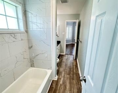 801 Heatherglen Court - Photo Thumbnail 37