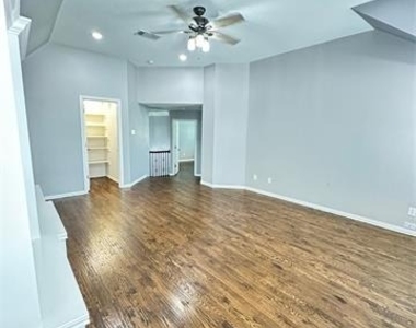 801 Heatherglen Court - Photo Thumbnail 31